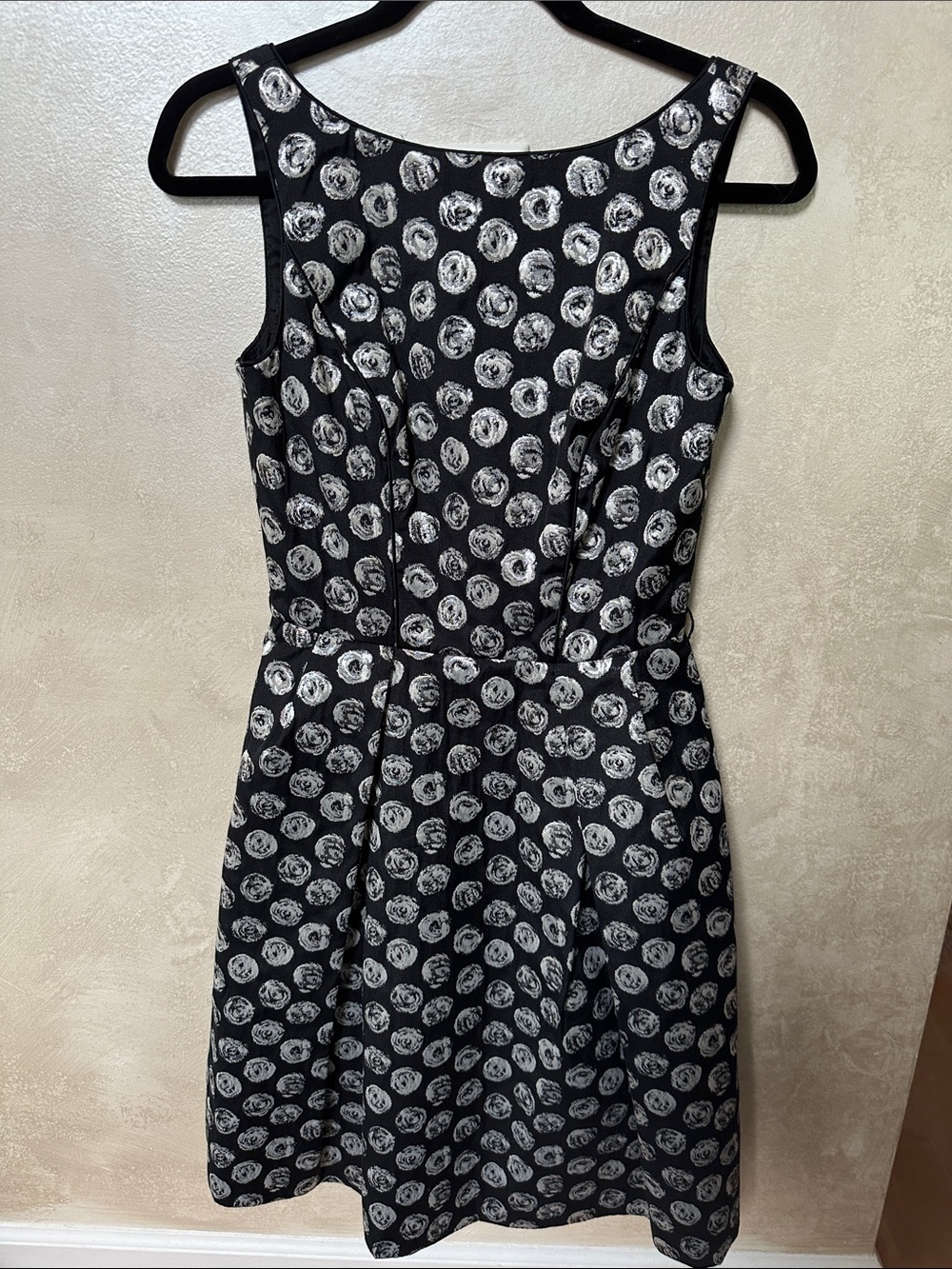 Theia Sleeveless Black Dress with Silver Polka Print size 4